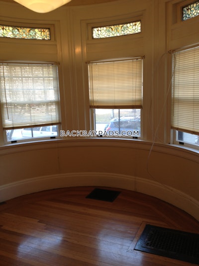 Back Bay 2 Bed 1 Bath BOSTON Boston - $4,750 No Fee