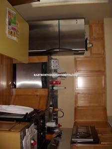 East Boston 2 Beds 1 Bath Boston - $2,500 No Fee