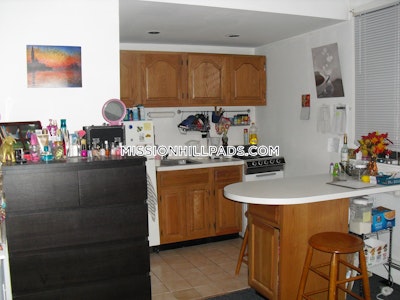 Mission Hill Deal Alert! Studio Bed 1 Bath apartment in South Huntington Ave Boston - $2,000