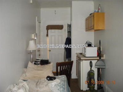 Brookline 0 Bed 1 Bath BROOKLINE- BOSTON UNIVERSITY $2,045 Longwood Area - $2,045