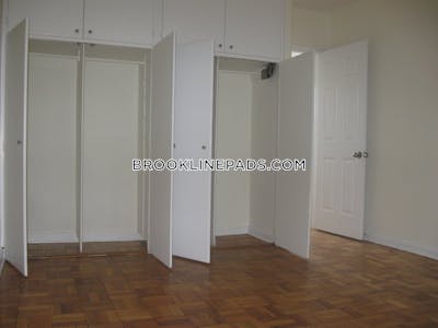 Brookline Apartment for rent 2 Bedrooms 1 Bath  Chestnut Hill - $3,645 No Fee