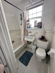 Brookline 1 Bed 1 Bath BROOKLINE- COOLIDGE CORNER $2,600 Coolidge Corner - $2,600 No Fee
