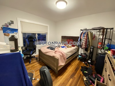 Medford 5 Beds 1 Bath  Tufts - $6,000 No Fee