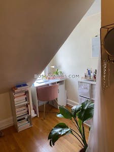 Brookline 4 Bed 2 Bath BROOKLINE- BOSTON UNIVERSITY $5,950 Boston University - $5,900