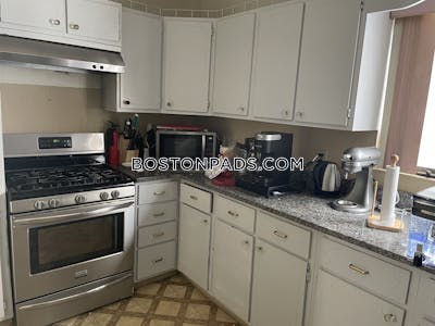 Medford 4 Beds 1.5 Baths  Tufts - $3,750