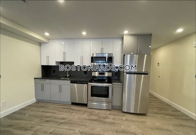 Allston MODERN Studio 1 bath available 8/1 on Commonwealth Ave in Brookline! Boston - $2,700 No Fee