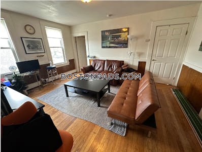 South Boston Spacious 3 Bed 1 Bath on West 7th St. in South Boston Boston - $3,750