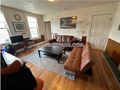 South Boston Spacious 3 Bed 1 Bath on West 7th St. in South Boston Boston - $3,750
