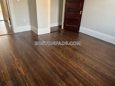 Brookline 3 Bed 1 Bath BROOKLINE  Beaconsfield - $4,100 No Fee