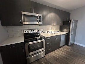 Lynn 2 Beds 2 Baths - $2,875 No Fee