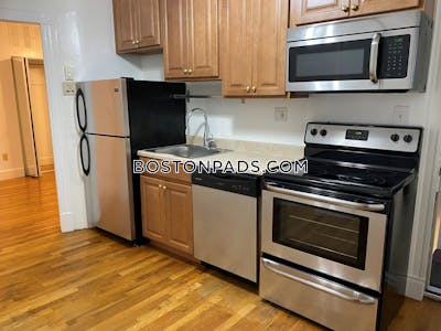 North End Cozy Apartment on Charter St. in the North End Available July 1! Boston - $2,200