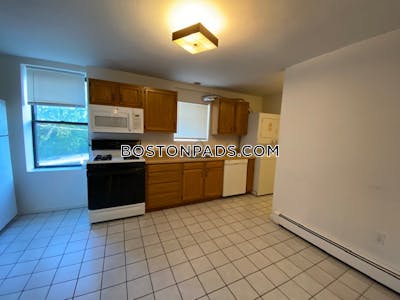 Cambridge Spacious 3 Bed 1 bath available NOW on Massachusetts Ave in Cambridge!!   North Cambridge - $3,300