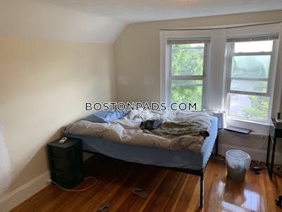 Somerville 4 Bed 2 Bath SOMERVILLE  Tufts - $4,800