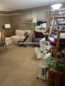 Newton 1 Bed 1 Bath BROOKLINE  Chestnut Hill - $2,195 No Fee