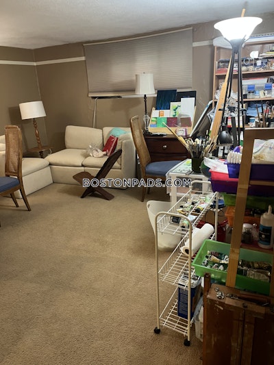 Newton 1 Bed 1 Bath BROOKLINE  Chestnut Hill - $2,195 No Fee
