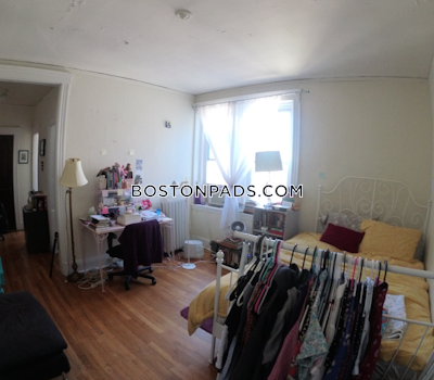 Allston/brighton Border Great Studio 1 bath available 9/1 on Commonwealth Ave in Brighton!!  Boston - $2,000