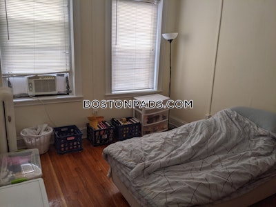 Brookline 1 Bed 1 Bath BROOKLINE- BROOKLINE VILLAGE $2,350  Brookline Village - $2,400
