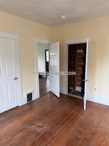 Somerville Great 3BD/1BA Somerville Apartment  Davis Square - $3,260 No Fee