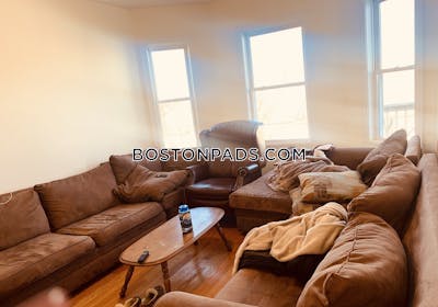 Dorchester/south Boston Border Amazing 3 bed 1 bath with Central Air and Laundry in Unit!! Boston - $3,700