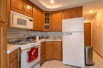 East Boston 3 Bed, 1 Bath Unit Boston - $3,000 No Fee
