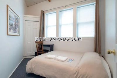 East Boston Great 2 bed 1 bath available 9/1 on Orleans St in East Boston! Boston - $2,000 No Fee