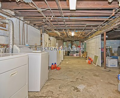 Newton 4 Beds 2 Baths  Newton Highlands - $4,600 No Fee