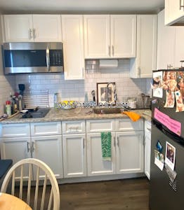 East Boston 1 Bed 1 Bath Boston - $2,500 No Fee