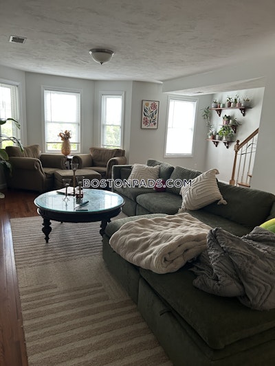 Hyde Park 3 Beds 2.5 Baths Boston - $4,300 No Fee