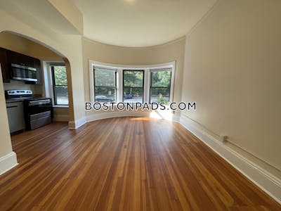 Brookline 1 Bed 1 Bath BROOKLINE- COOLIDGE CORNER $3,000 Coolidge Corner - $3,000 50% Fee