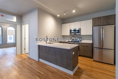 Lynn 2 Beds 1 Bath - $2,600