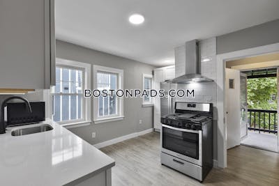 Medford 4 Beds 2 Baths  Tufts - $5,400 No Fee