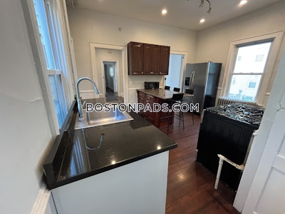 Somerville 5 Beds 1 Bath  Tufts - $6,000 No Fee