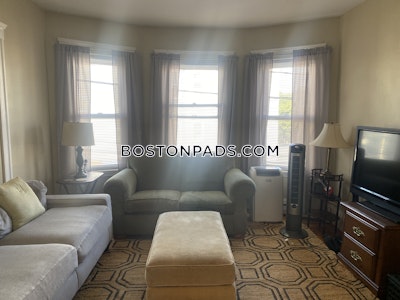 Somerville 3 Bed 1 Bath SOMERVILLE  Tufts - $3,200 No Fee