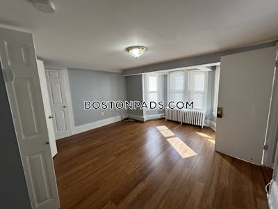 Newton 1.5 Beds 1 Bath  Newton Corner - $2,500