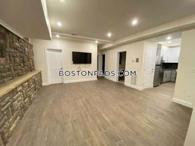 Brookline 3 Bed 2 Bath BROOKLINE- WASHINGTON SQUARE $4,300  Washington Square - $4,400 No Fee