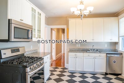 Mission Hill Huge Newly Renovated 6 Bed 2 Bath on Parker Hill Ter. in Mission Hill Boston - $8,600
