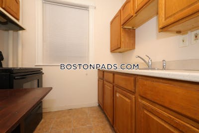 Allston Deal Alert! Spacious 2 Bed 1 Bath apartment in Glenville Ave Boston - $3,200