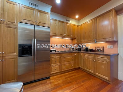 Back Bay Beautiful Penthouse 3 Bed 5 Bath available 5/1 on Beacon St. in Back Bay!!! Boston - $14,000