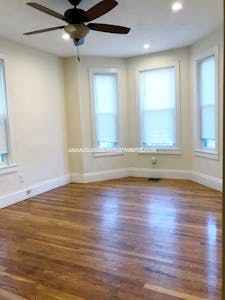 Jamaica Plain 3 Beds 1 Bath Boston - $2,999 No Fee
