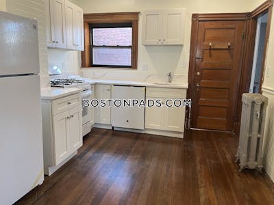 Brookline Apartment for rent 3 Bedrooms 1 Bath  Beaconsfield - $4,995