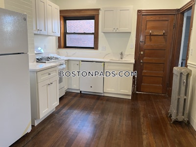 Brookline Apartment for rent 3 Bedrooms 1 Bath  Beaconsfield - $4,995