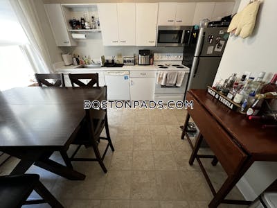 Brighton Renovated 2 bed 1 bath available 9/1 on Ransom Rd in Brighton! Boston - $3,000