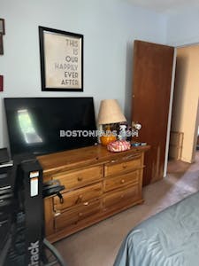 Newton 2 Beds 1 Bath  Chestnut Hill - $3,000