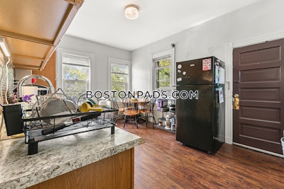 Cambridge 5 Beds 1 Bath  Central Square/cambridgeport - $5,600