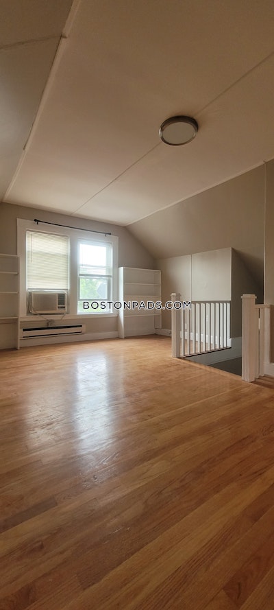 Somerville 2 bedroom 1 baths in SOMERVILLE  Tufts - $2,500 50% Fee