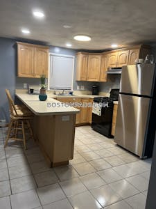 Revere 1 bedroom 1 baths in REVERE - $2,300 No Fee
