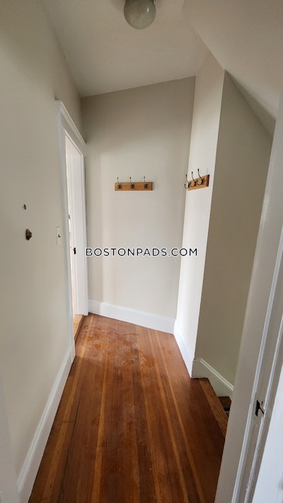 Medford 3 bedroom 1 baths in MEDFORD  Tufts - $3,600 No Fee