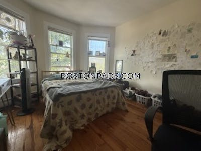 Cambridge Apartment for rent 3 Bedrooms 1 Bath Central Square/cambridgeport - $4,100 No Fee