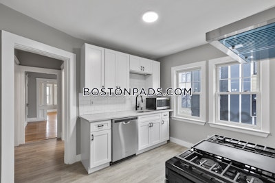 Medford 3 Beds 1 Bath  Tufts - $5,200 No Fee