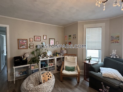 Medford 4 Beds 2 Baths  Tufts - $4,800 No Fee